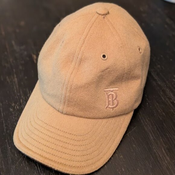 O1 BURBERRY Black Tie Cashmere Cap - Picture 1 of 10